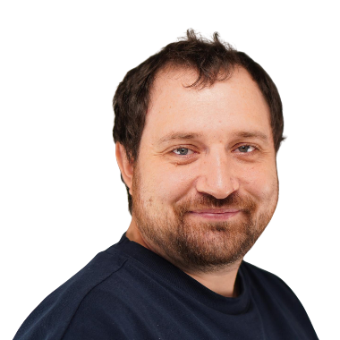 Mitte 30 Jähriger Mann mit schwarzen Haaren (c) Unikathe| Jonas Ansorge Mitte 30 Jähriger Mann mit schwarzen Haaren