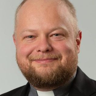 Dr. Sebastian  Lang