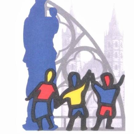 3 bunt gezeichnete Kinder im Hintergrund ein Dom in schwarz-weiss, links im Hintergrund Schatten einer Figur